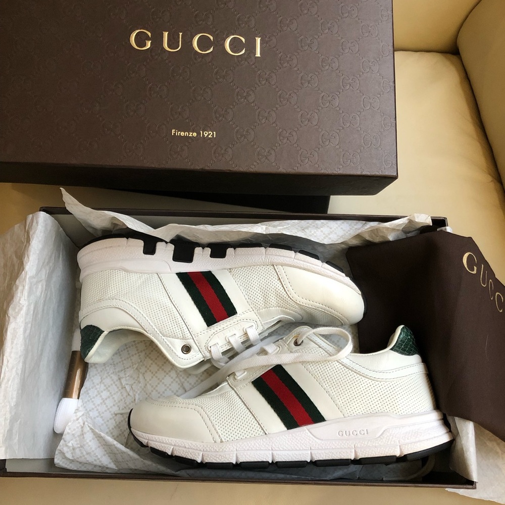 Authentic Gucci sneaker size 35